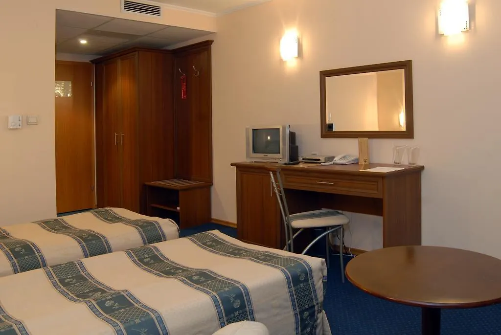 Hotel Luxor بورغاس 3*,  بلغاريا